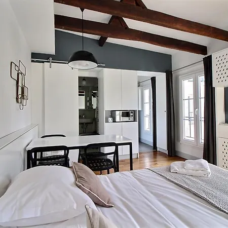 Apartment Petit Anglas Paris