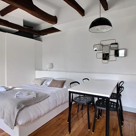 Apartment Petit Anglas Paris